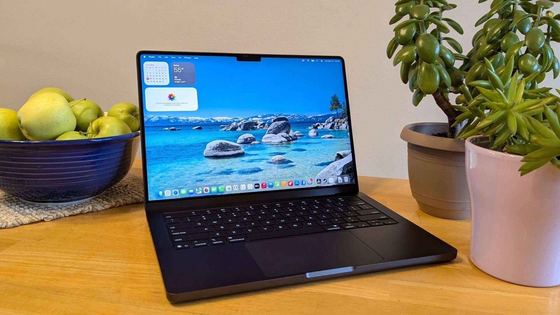 MacBook Pro 16-inch (M5 Pro, M5 Max)