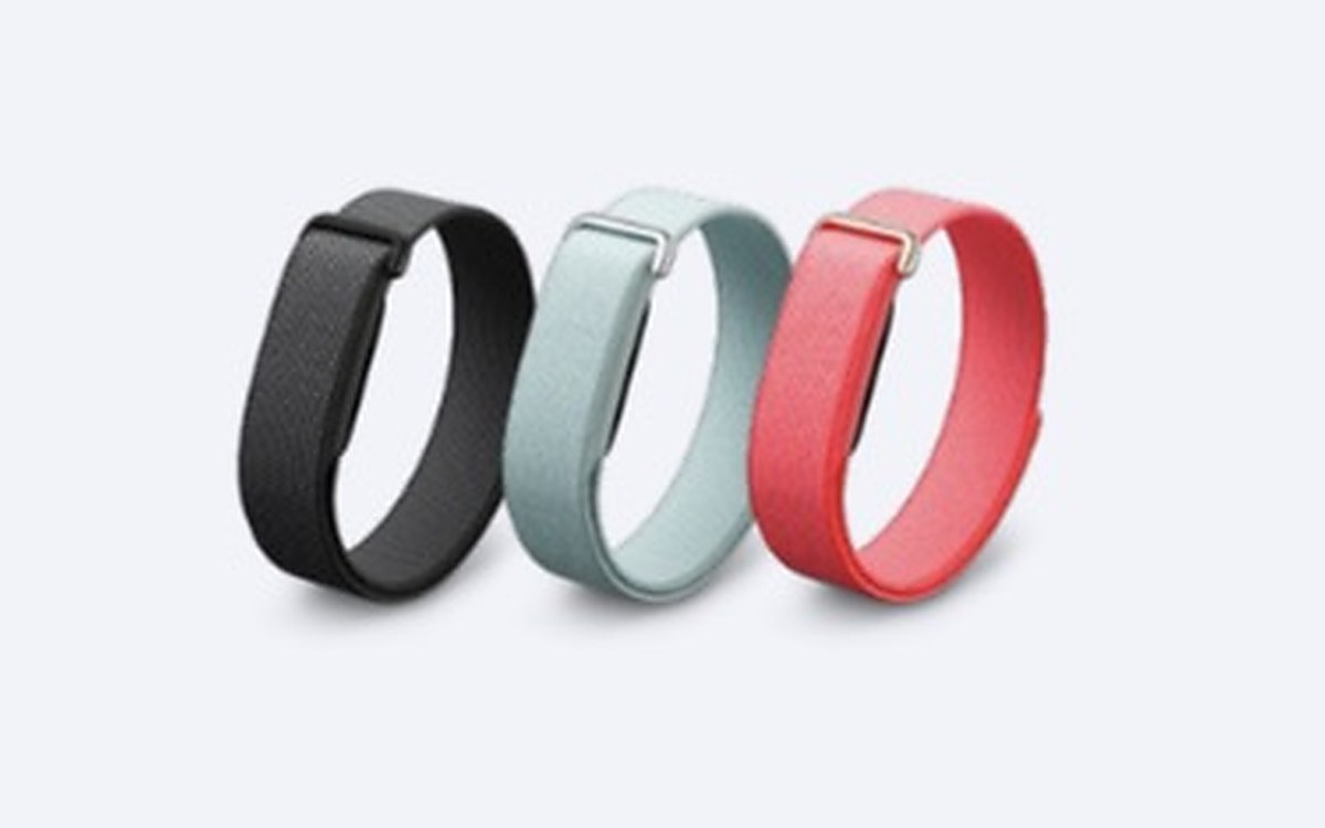 Google Fitbit Air bands in Obsidian, Berry, Lavender and Fog